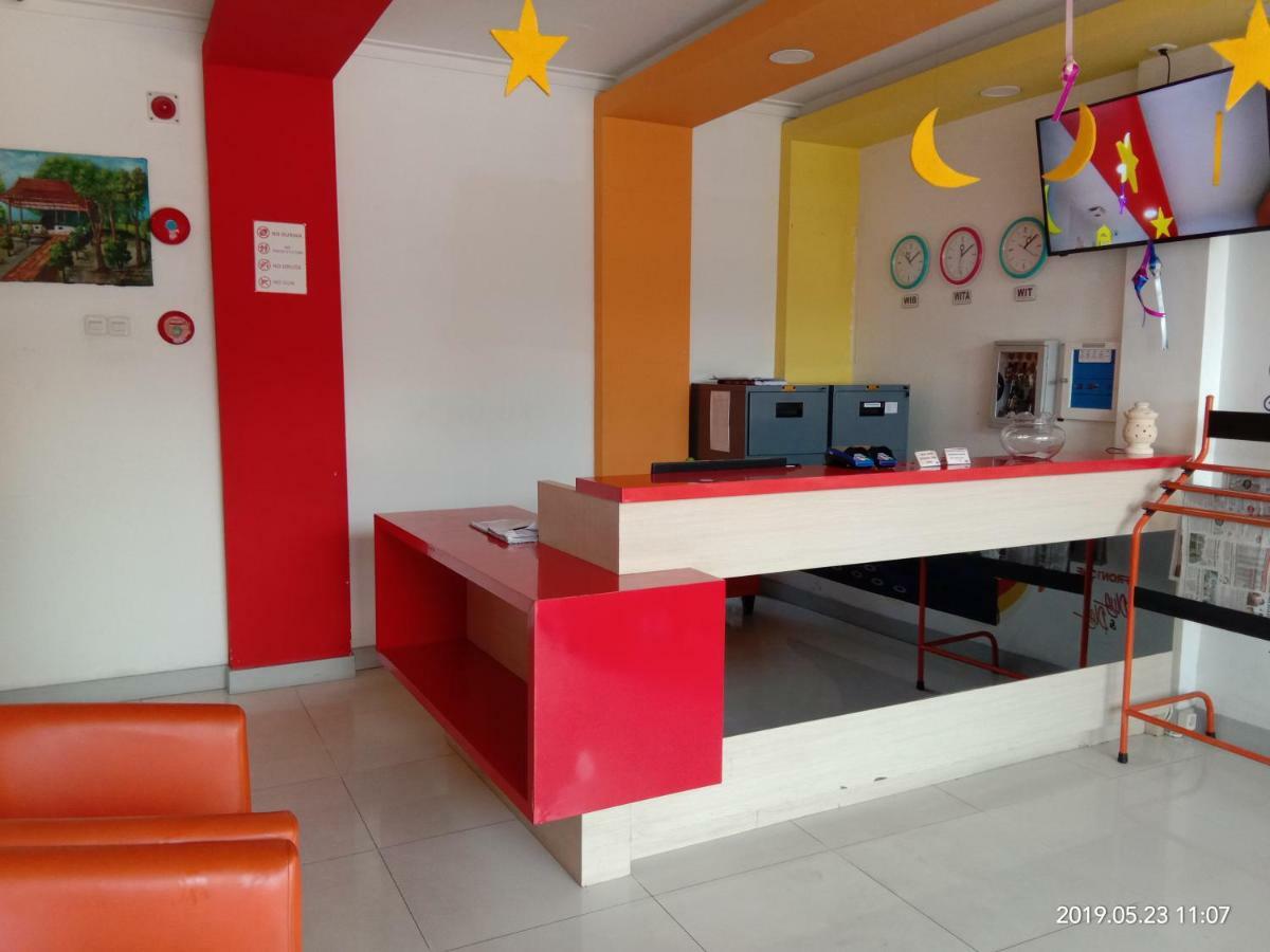 Green Red Hotel Syariah Jombang Exterior photo